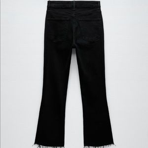 Zara Women's Black Wash Cropped Jeans Size 8